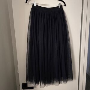 Chic Midnight Blue Tulle Midi Skirt